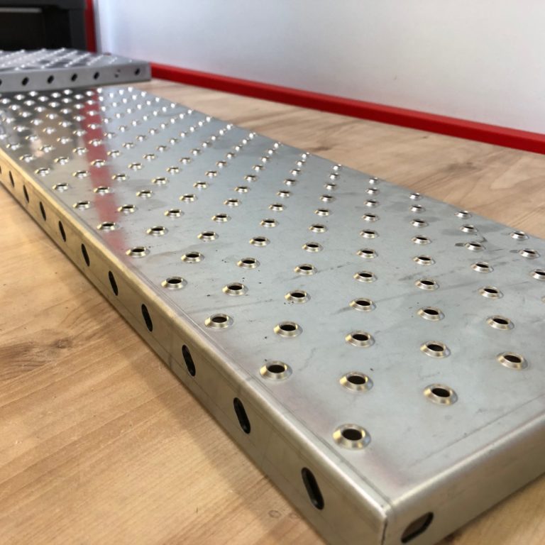 marches-anti-derapante-metal-sur-mesure-france-1